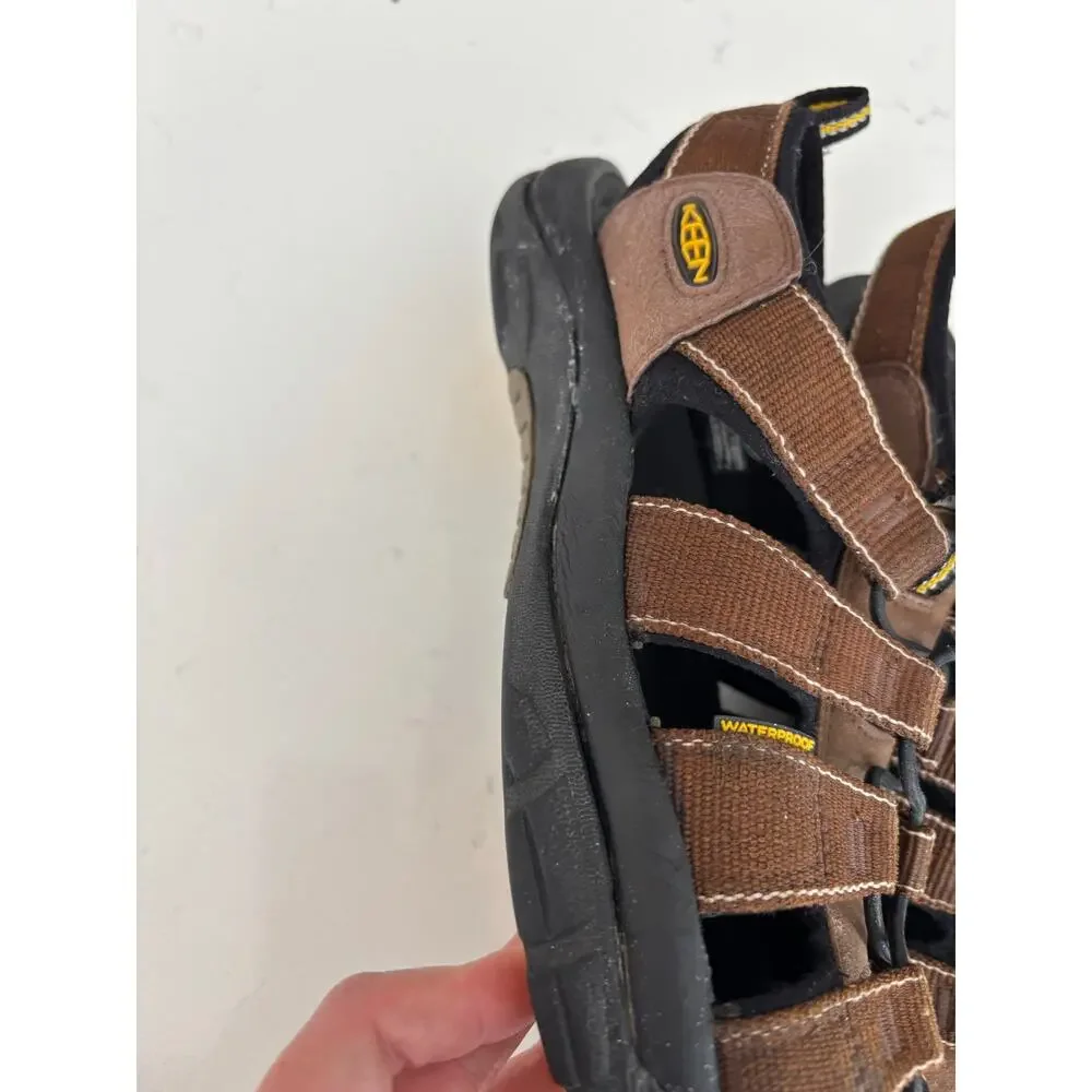 KEEN Newport H2 sandals sz 11 mens brown durable water hiking gorpcore outdoors